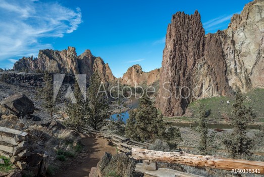 Picture of Smith Rock State Park and the Crooked River in central Oregon